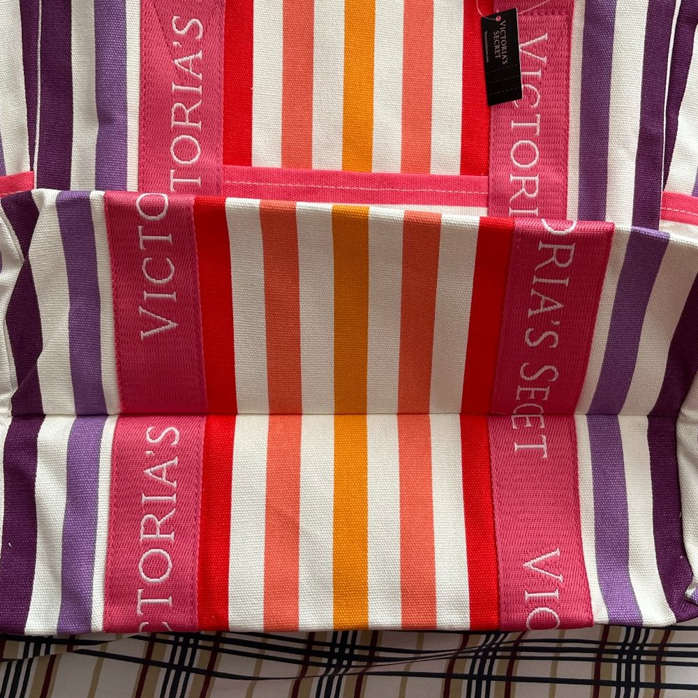 Victoria's Secret Weekender Tote Bag - Picture 6 of 8